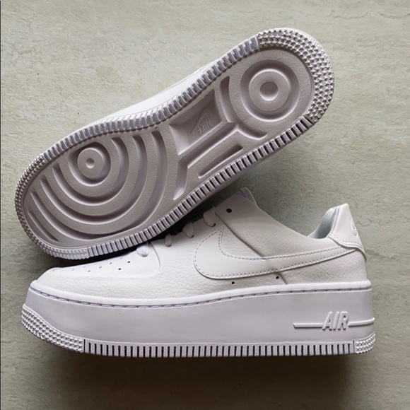 NWT Nike Air Force 1 Sage low - Picture 9 of 10